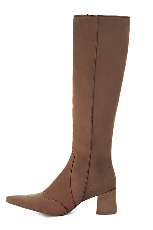 Chocolate brown women's feminine knee-high boots. Pointed toe. Medium block heels. Made to measure. Profile view - Florence KOOIJMAN